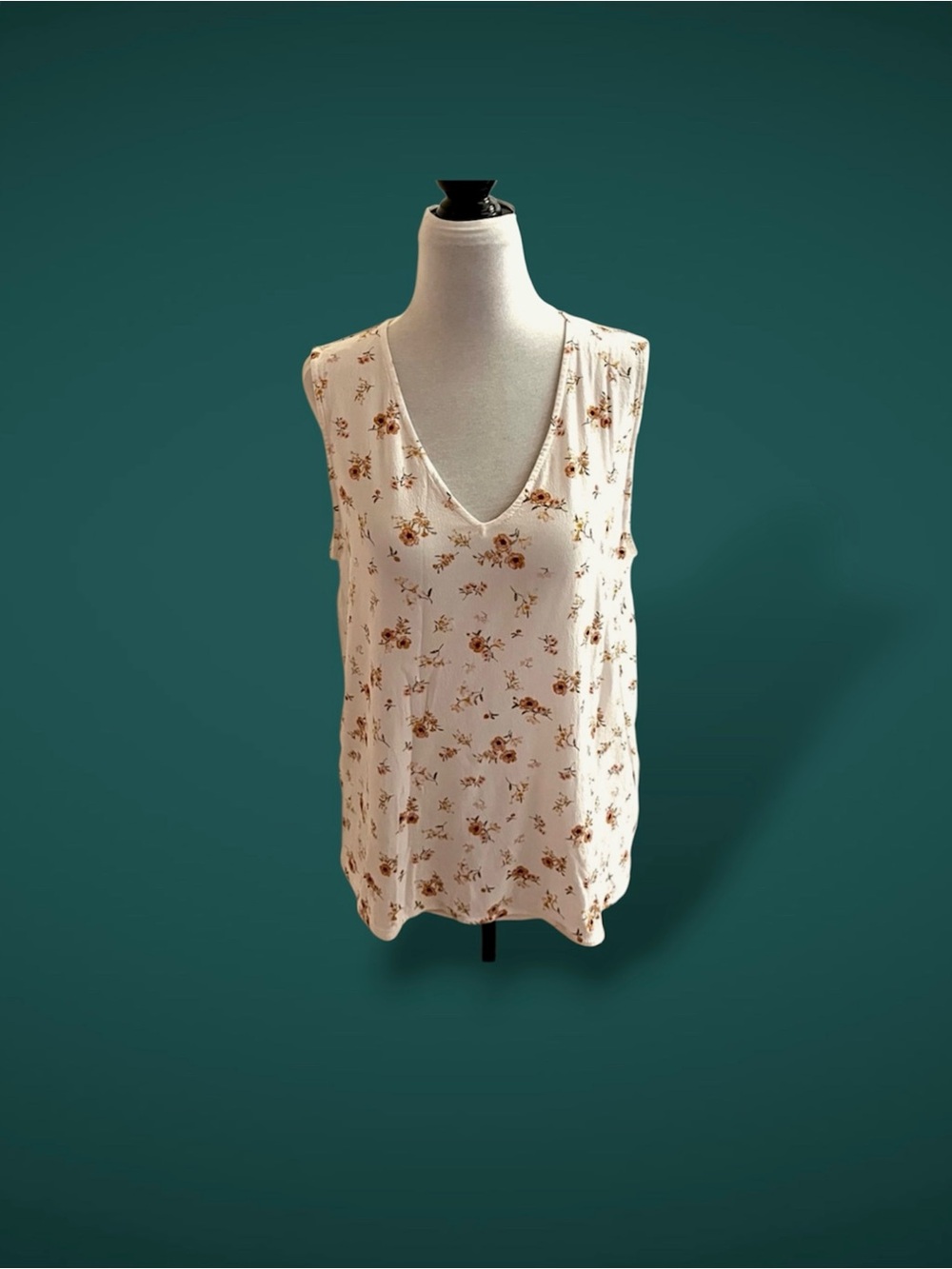 Elie Tahari XL Sleeveless V-Neck Floral Blouse White Orange Viscose Pullover